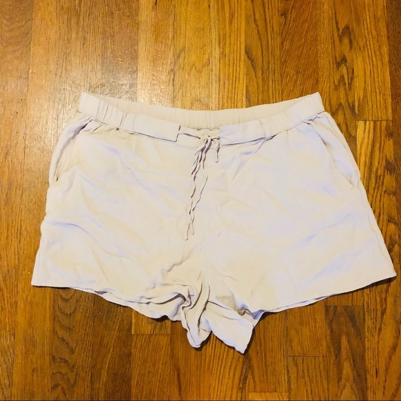 Cute Comfy Beige Shorts - Picture 2 of 5